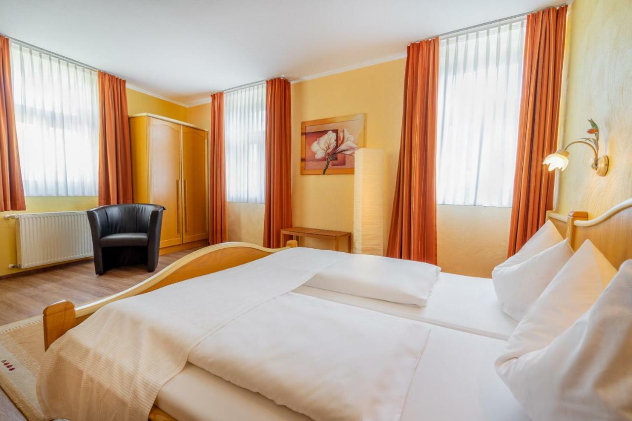 Goldener Pfropfenzieher Oberwesel Bagian luar foto